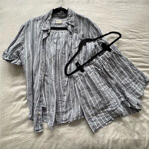 American Eagle women’s shorts and button down shirt set